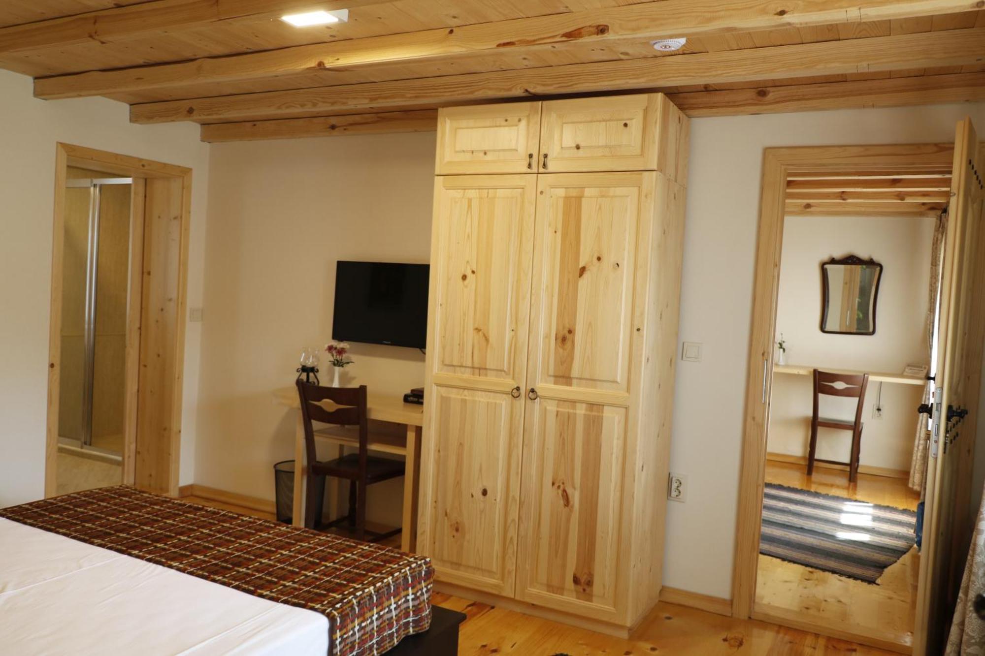 Guest House Epochs Since 1871 Lyaskovets الغرفة الصورة