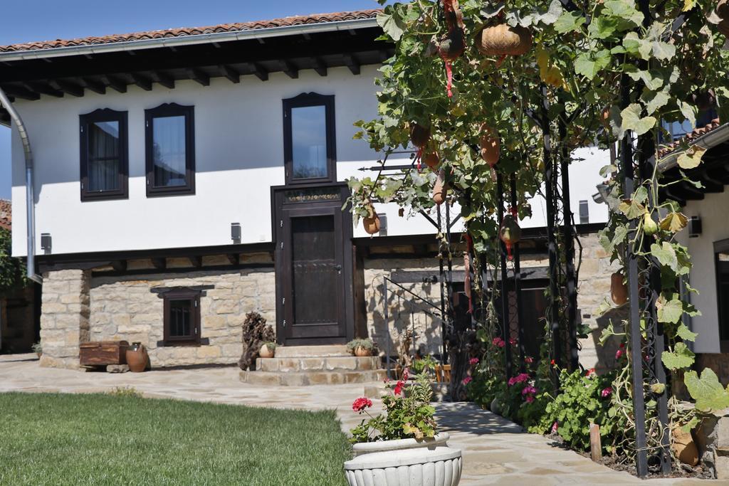 Guest House Epochs Since 1871 Lyaskovets المظهر الخارجي الصورة
